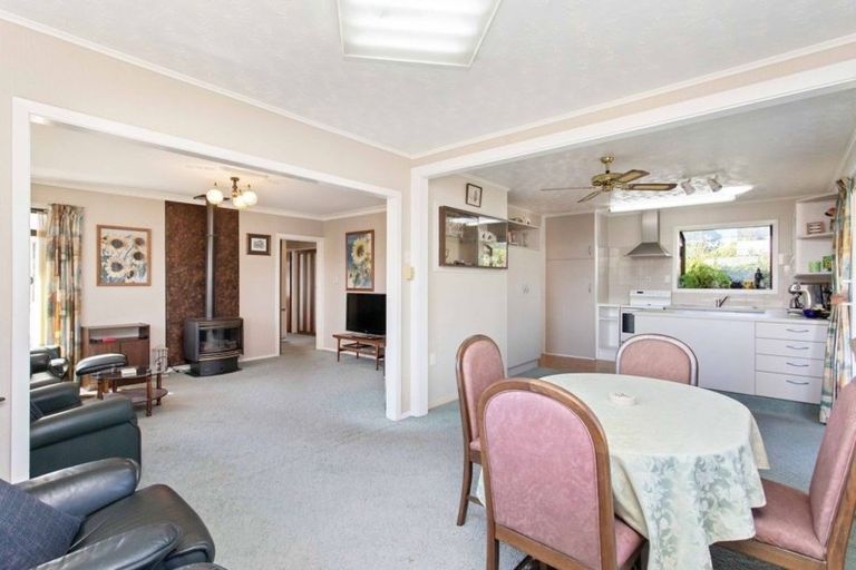 Photo of property in 15 Emlyn Place, Avondale, Christchurch, 8061