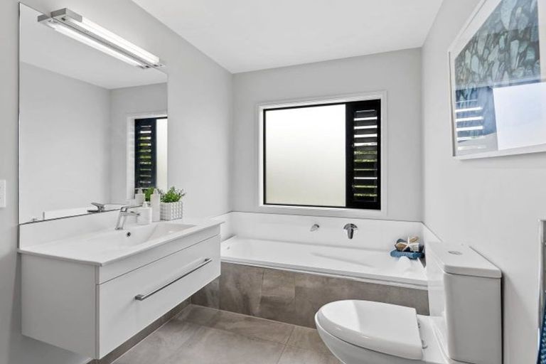 Photo of property in 22 Hampton Mews, Snells Beach, 0920