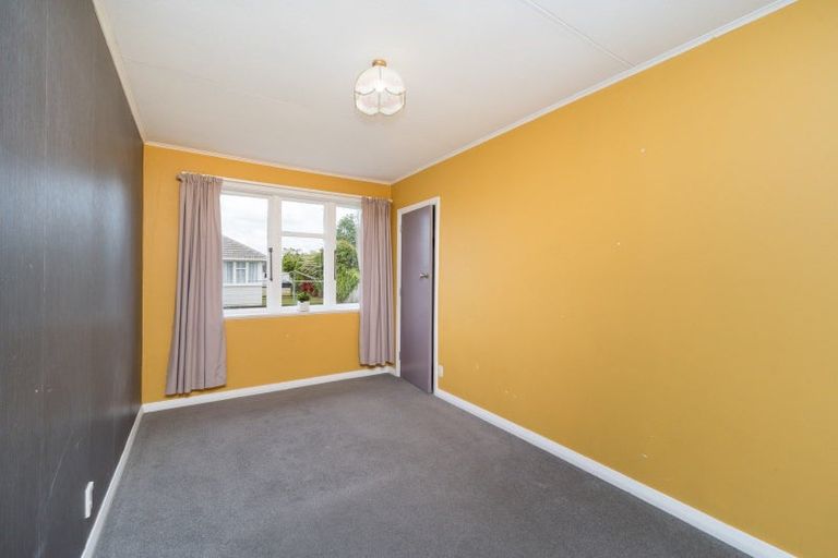 Photo of property in 3 Montrose Place, Takaro, Palmerston North, 4412