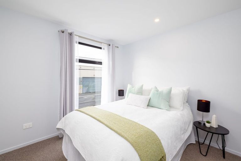 Photo of property in 4/10 New Brighton Road, Shirley, Christchurch, 8061