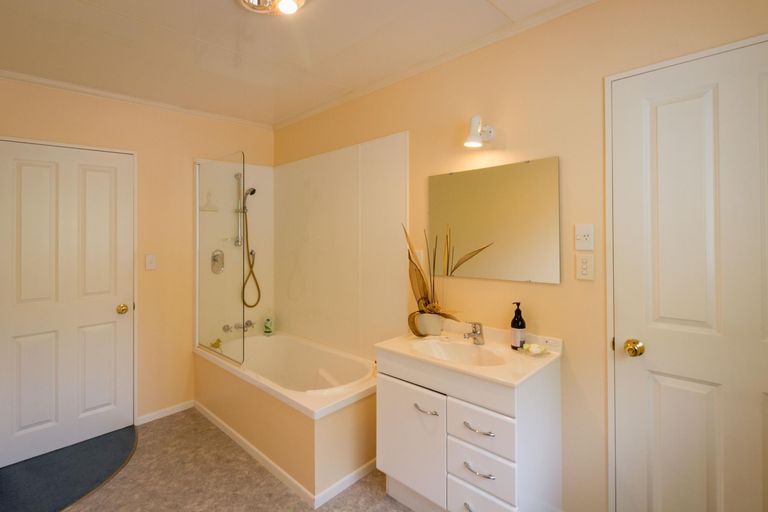 Photo of property in 7 Cole Lane, Milson, Palmerston North, 4414