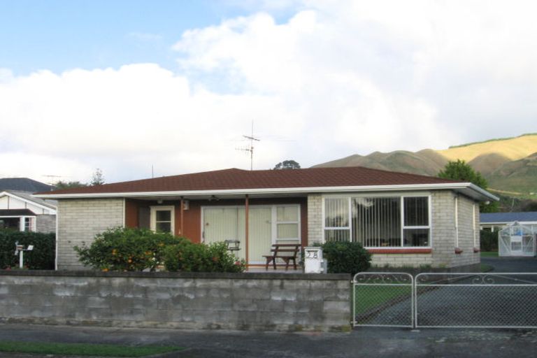 Photo of property in 28 Rata Street, Waikanae, 5036