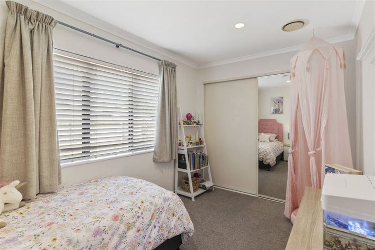 Photo of property in 10a De Thiery Place, Pakuranga Heights, Auckland, 2010