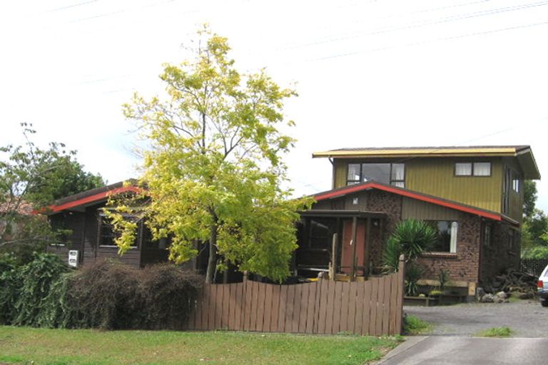 Photo of property in 89 Colwill Road, Massey, Auckland, 0614