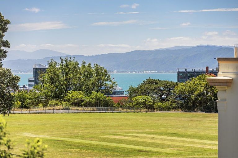 Photo of property in Greenmantle Flats, 88a Salamanca Road, Kelburn, Wellington, 6012