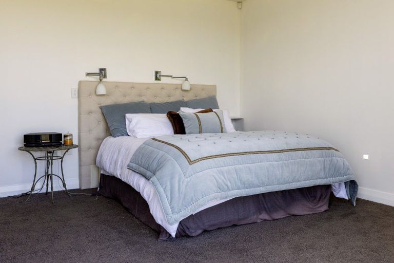 Photo of property in 8 Kuiwai Drive, Rainbow Point, Taupo, 3330