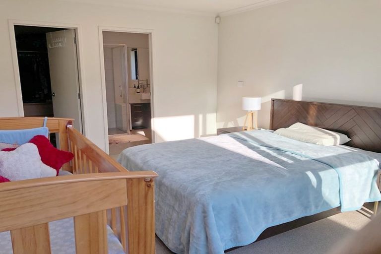 Photo of property in 4 Travis View Drive, Fairview Heights, Auckland, 0632