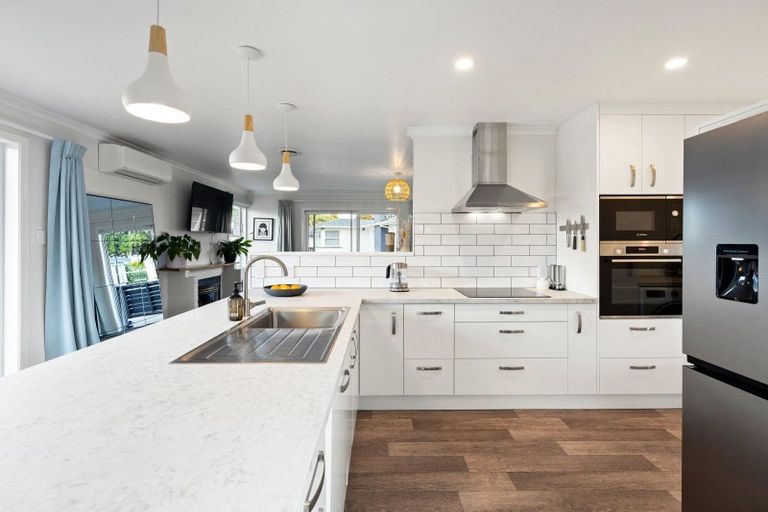 Photo of property in 14 Manapouri Place, Glenview, Hamilton, 3206