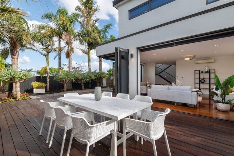 Photo of property in 17 Waitemata Road, Hauraki, Auckland, 0622