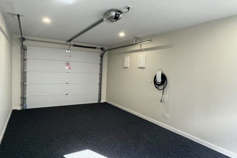 Photo of property in 6 Babos Avenue, Kumeu, 0810