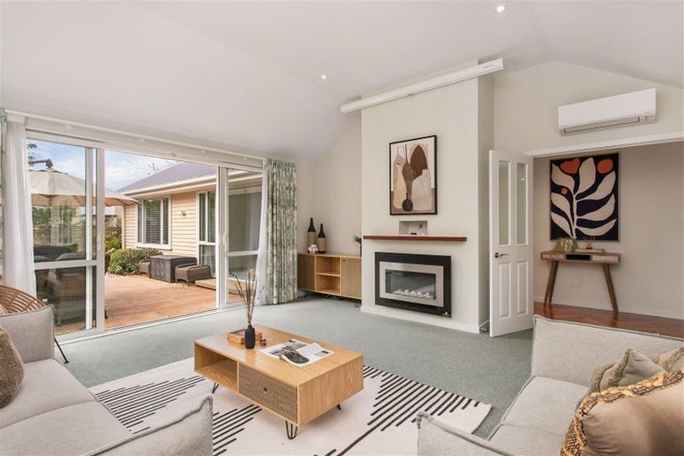 Photo of property in 15 Acorn Close, Waltham, Christchurch, 8023