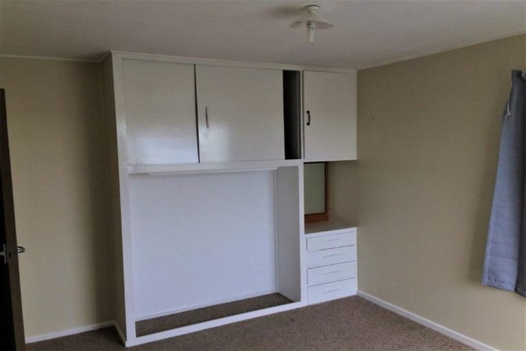 Photo of property in 26 Ray Small Drive, Papakura, 2110