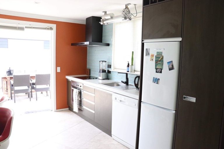 Photo of property in 30 Downe Street, New Plymouth, 4310