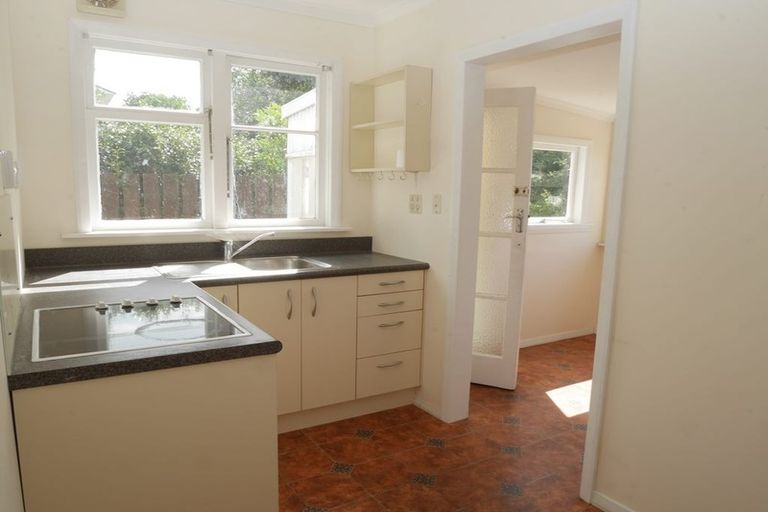 Photo of property in 5 Allen Road, Raumati Beach, Paraparaumu, 5032