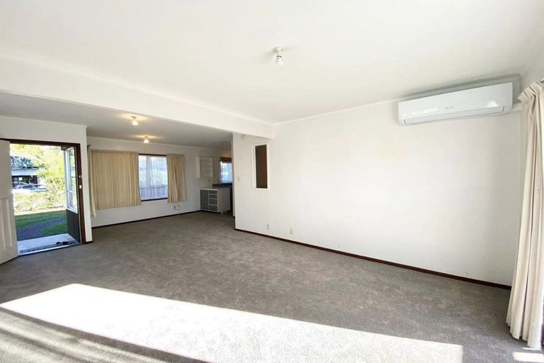 Photo of property in 1/11 Queen Street, Papakura, 2110