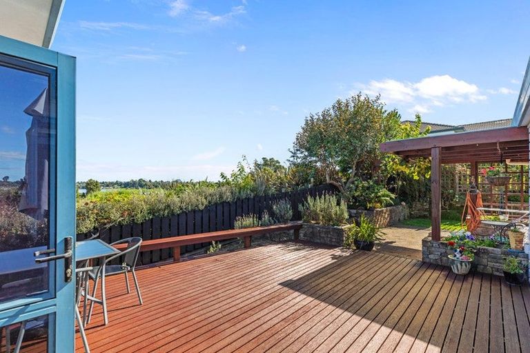 Photo of property in 18 Lorrigan Way, Welcome Bay, Tauranga, 3112