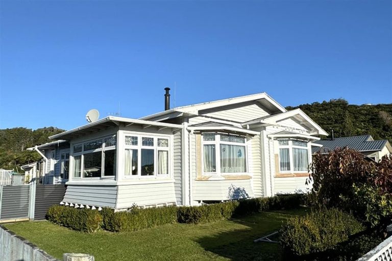 Photo of property in 33 Milton Road, Greymouth, 7805