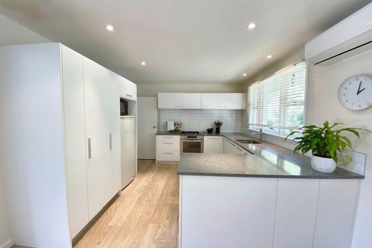 Photo of property in 17 Landsdowne Terrace, Cashmere, Christchurch, 8022