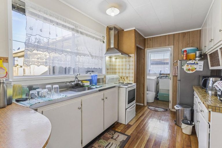 Photo of property in 22 Carbery Place, Manurewa, Auckland, 2102