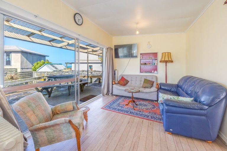 Photo of property in 9 Ohinemuhu Road, Porangahau, 4293