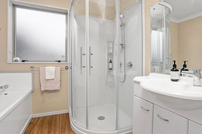 Photo of property in 64 Saint James Drive, Huntington, Hamilton, 3210