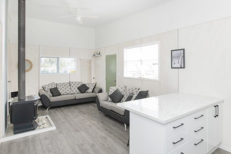 Photo of property in 7 Hill Road, Ormond, Gisborne, 4071