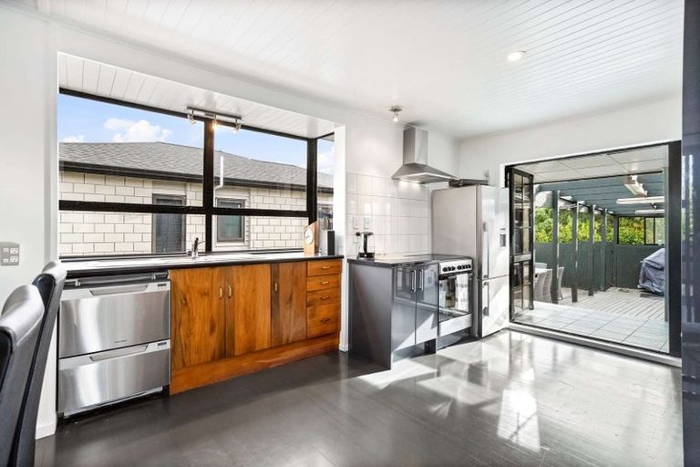 Photo of property in 276 Sturges Road, Henderson, Auckland, 0612