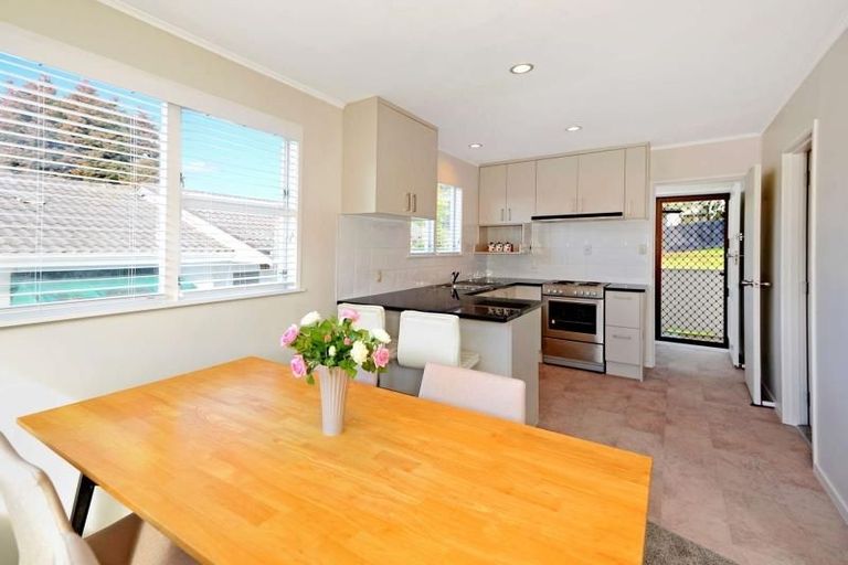 Photo of property in 86 Salamanca Road, Sunnynook, Auckland, 0620
