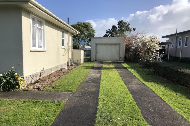 Photo of property in 21 Burton Avenue, Whanganui East, Whanganui, 4500