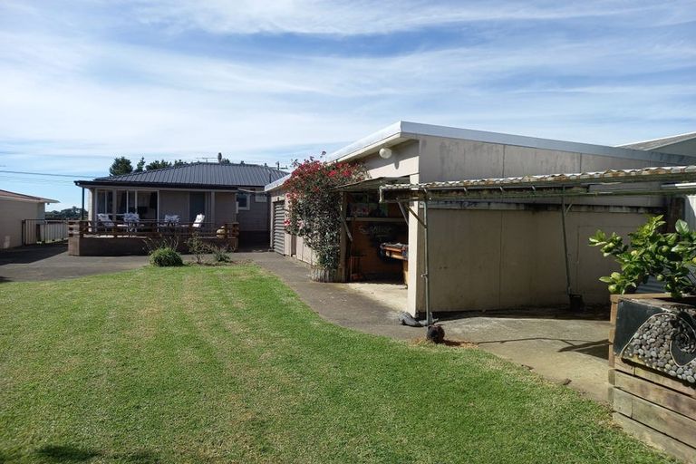 Photo of property in 446 Carrington Street, Upper Vogeltown, New Plymouth, 4310