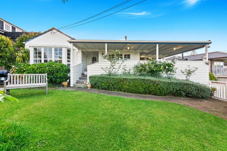 Photo of property in 56 Parkhill Road, Mellons Bay, Auckland, 2014