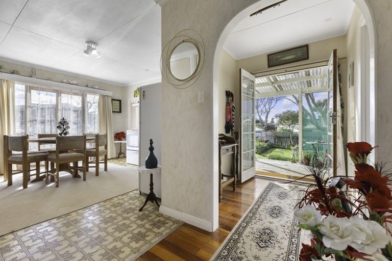 Photo of property in 120 Browne Street, Waitara, 4320