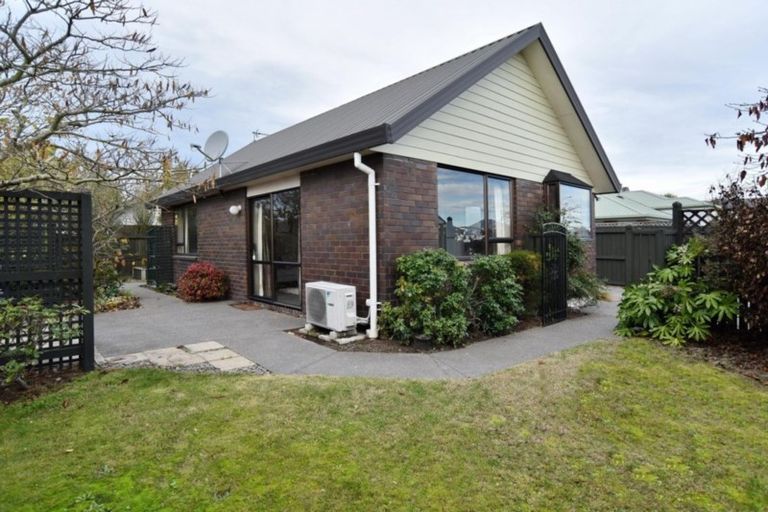 Photo of property in 3a Glenconnor Place, Burwood, Christchurch, 8083