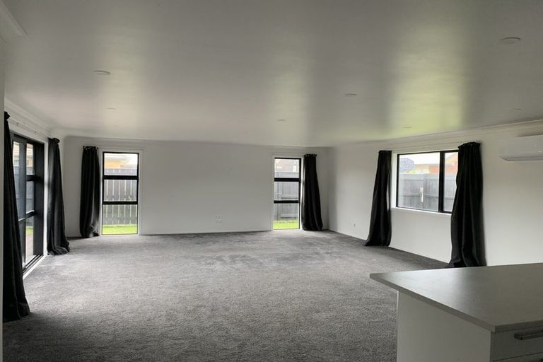 Photo of property in 19a Chestnut Close, Kelvin Grove, Palmerston North, 4414