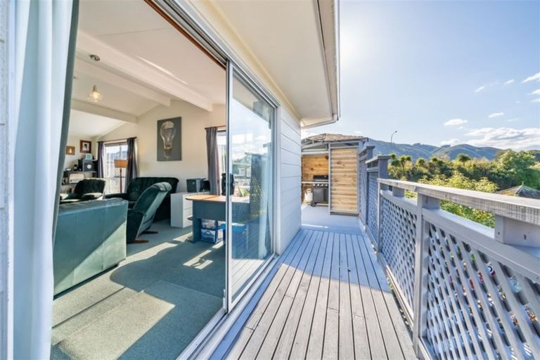 Photo of property in 35 Clouston Park Road, Clouston Park, Upper Hutt, 5018