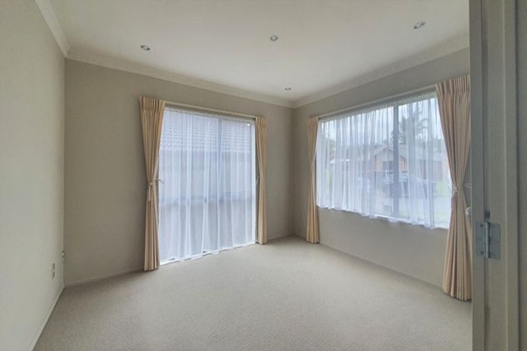 Photo of property in 13 Sapperton Drive, Henderson, Auckland, 0612