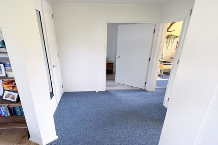 Photo of property in 33 Shearwater Street, One Tree Point, 0118