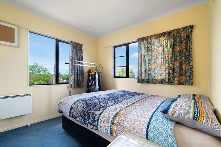 Photo of property in 42a Totara Road, Te Atatu Peninsula, Auckland, 0610