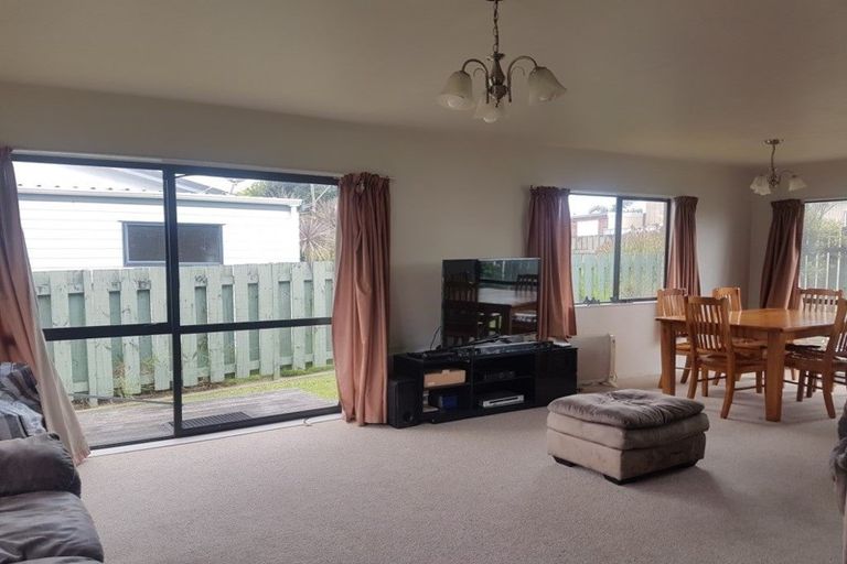 Photo of property in 17 Barbara Grove, Papamoa Beach, Papamoa, 3118