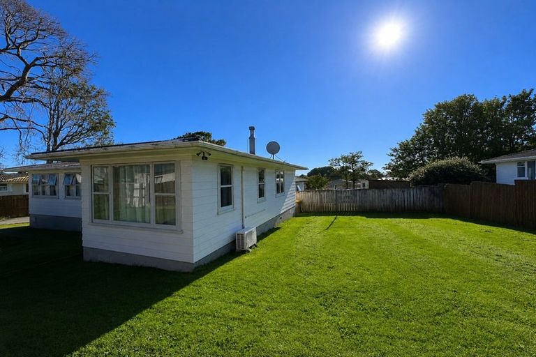 Photo of property in 613 Massey Road, Mangere, Auckland, 2022