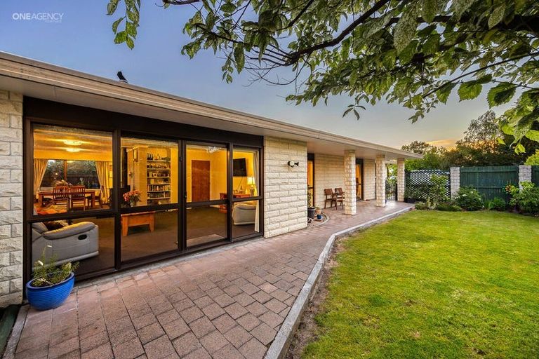Photo of property in 5 Luxton Place, Rangiora, 7400