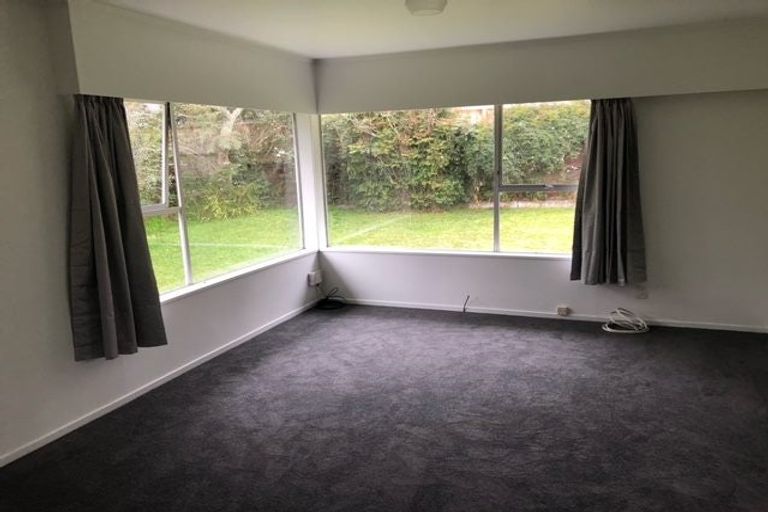 Photo of property in 2/95 Archers Road, Hillcrest, Auckland, 0629