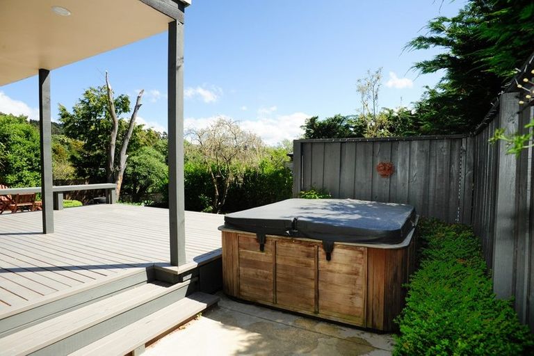 Photo of property in 23 Te Papau Crescent, Diamond Harbour, 8972