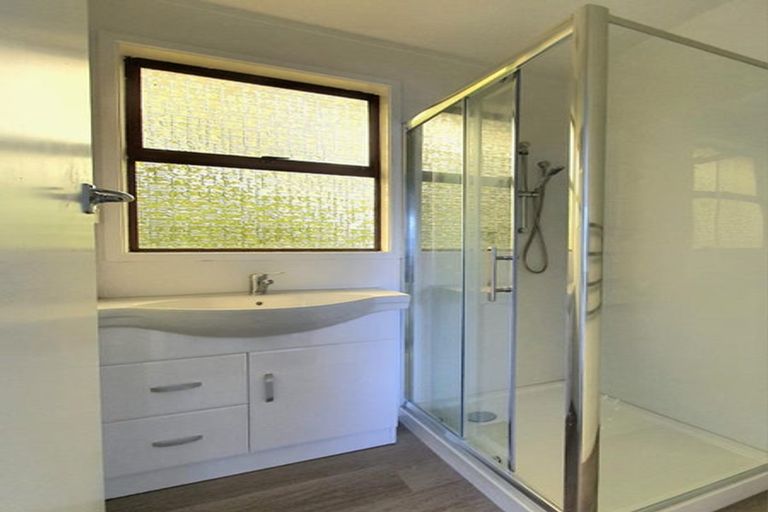 Photo of property in 19 Glen Norman Avenue, Henderson, Auckland, 0610