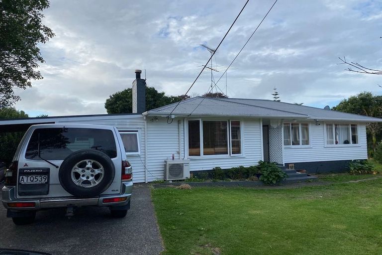 Photo of property in 49 Lauderdale Road, Birkdale, Auckland, 0626