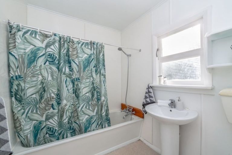 Photo of property in 24 Johnston Street, Featherston, 5710