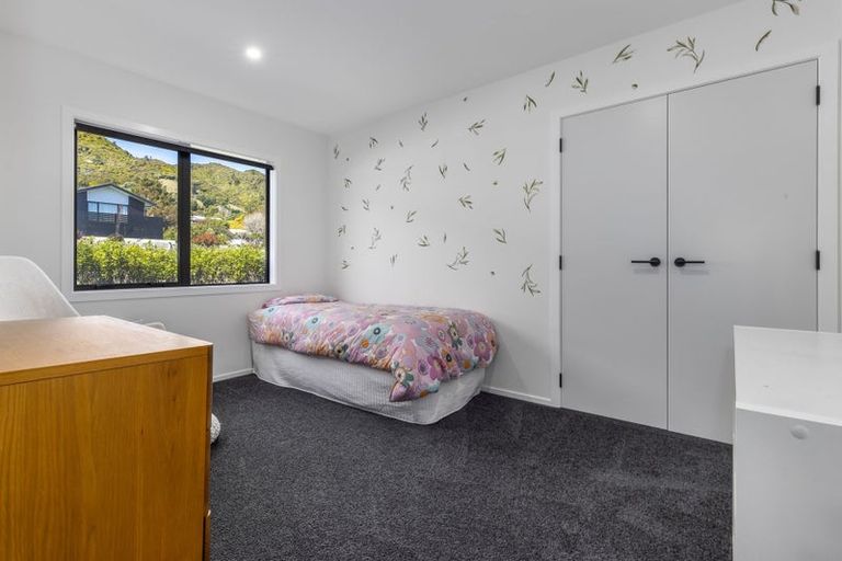 Photo of property in 10 Karearea Avenue, Waikanae, 5036