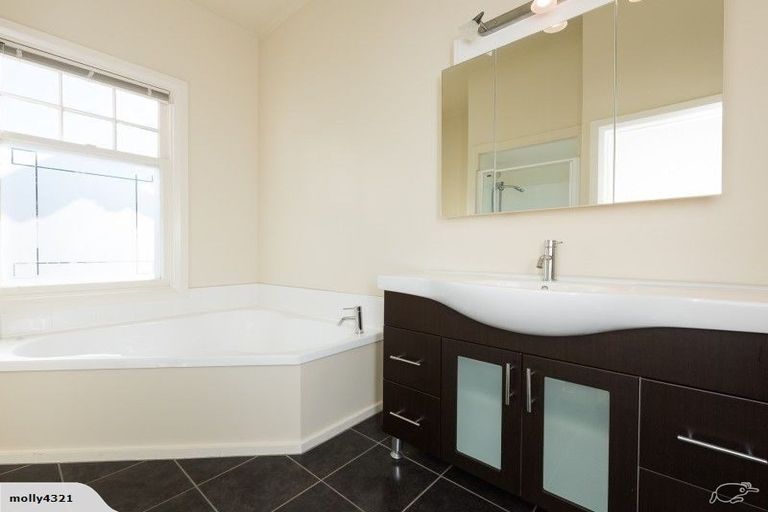 Photo of property in 57 Bolton Street, Kelburn, Wellington, 6012