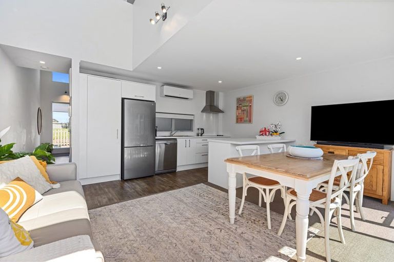 Photo of property in 31 Reynolds Place, Papamoa Beach, Papamoa, 3118