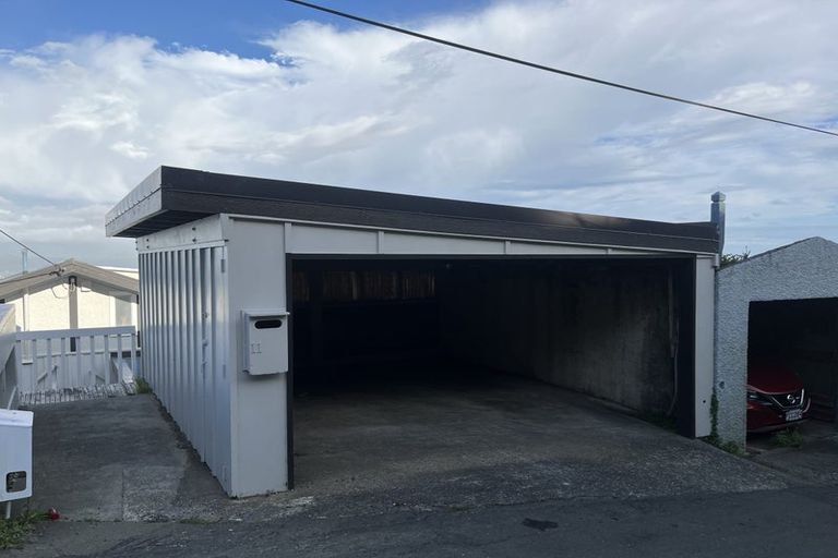 Photo of property in 11 Fortunatus Street, Brooklyn, Wellington, 6021